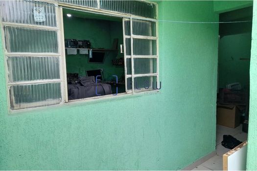 Foto 11 do(a) Casa de 2 quartos à venda em Jardim Itacolomi, São Paulo