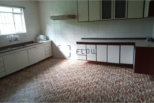 Foto 4 do(a) Casa de 2 quartos à venda em Jardim Itacolomi, São Paulo