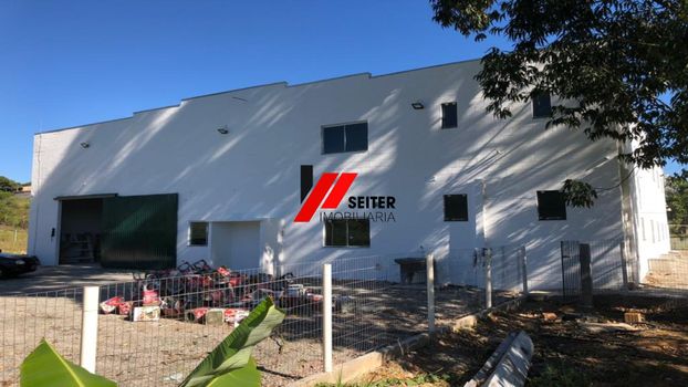 Foto 3 do(a) Galpão / Depósito / Armazém / Pavilhão false à venda em Forquilhas, São José