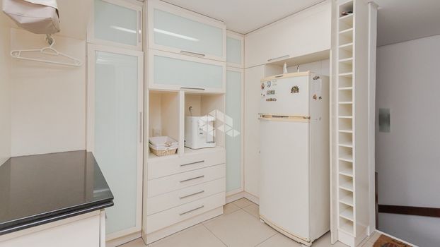 Foto 17 do(a) Casa em Condomínio de 4 quartos à venda em Jardim Carvalho, Porto Alegre