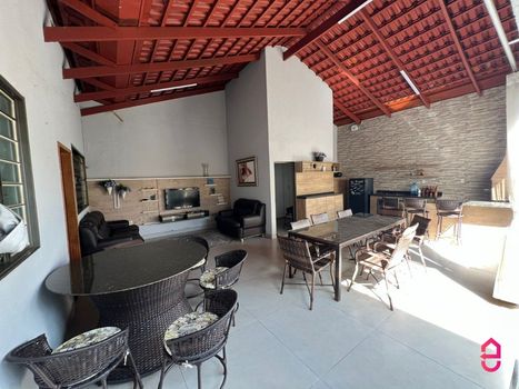 Foto 15 do(a) Casa de 3 quartos à venda em Vila Rezende, Goiânia