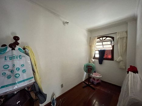 Foto 2 do(a) Casa de 4 quartos à venda em Quarteirão Brasileiro, Petrópolis