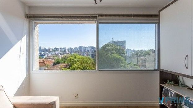 Foto 2 do(a) Flat de 2 quartos à venda em Petrópolis, Porto Alegre