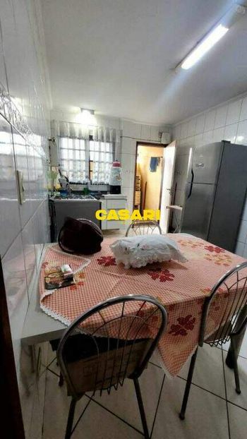 Foto 5 do(a) Casa de 3 quartos à venda em Jardim Las Vegas, Santo André