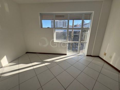 Foto 2 do(a) Sala / Conjunto Comercial false à venda em Estreito, Florianópolis