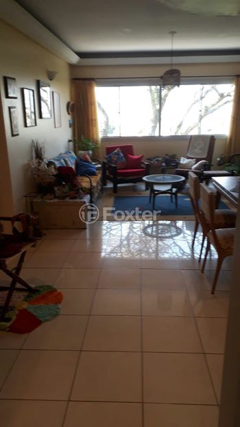 Foto 1 do(a) Apartamento de 3 quartos à venda em Teresópolis, Porto Alegre