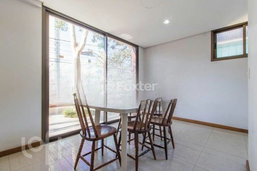 Foto 32 do(a) Apartamento de 2 quartos à venda em Passo da Areia, Porto Alegre