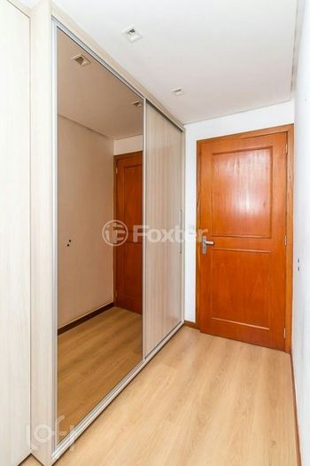 Foto 20 do(a) Apartamento de 2 quartos à venda em Passo da Areia, Porto Alegre