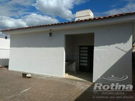 Foto 6 do(a) Casa de 6 quartos à venda em Bom Jesus, Uberlândia