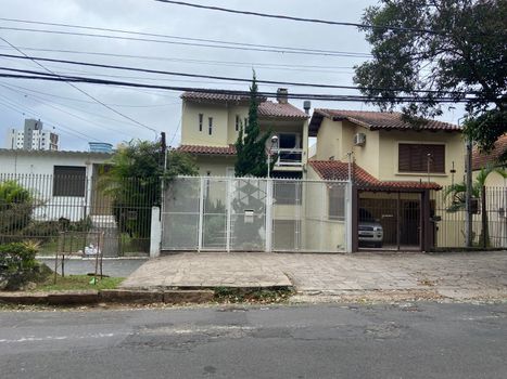 Foto 7 do(a) Edifício Inteiro de 7 quartos à venda em Petrópolis, Porto Alegre