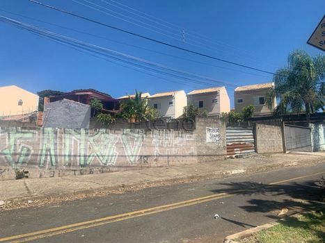 Foto 4 do(a) Casa em Condomínio false à venda em Parque São Quirino, Campinas