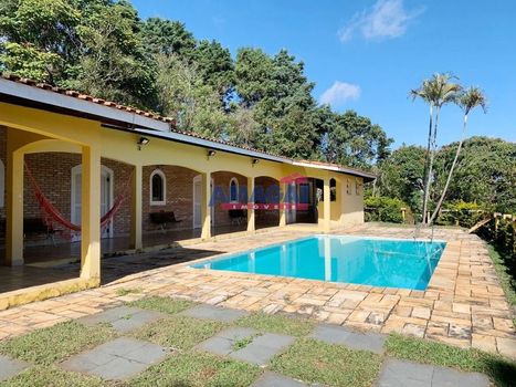 Foto 1 do(a) Fazenda / Sítio / Chácara de 3 quartos à venda em null, Igaratá