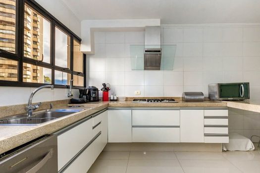 Foto 13 do(a) Apartamento de 4 quartos à venda em Vila Suzana, São Paulo