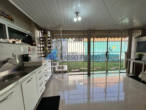 Foto 6 do(a) Casa de 4 quartos à venda em Petrópolis, Passo Fundo