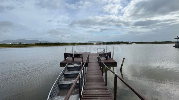 Foto 15 do(a) Apartamento de 2 quartos à venda em Ponta das Canas, Florianópolis