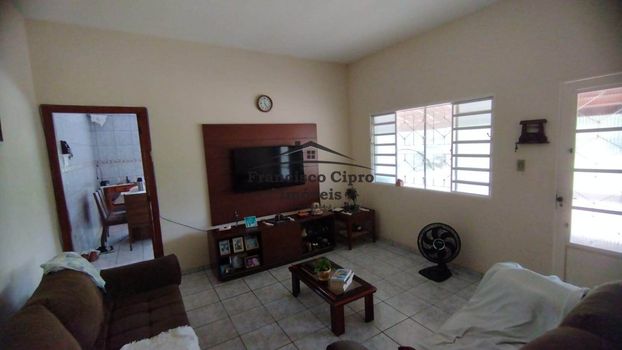 Foto 4 do(a) Fazenda / Sítio / Chácara de 3 quartos à venda em Bom Jardim II, Guaratinguetá