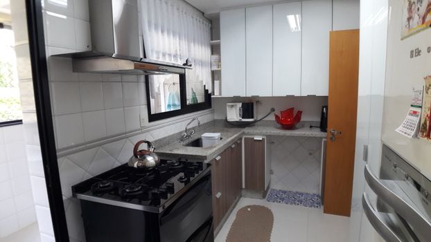 Foto 6 do(a) Apartamento de 4 quartos à venda em Vila Suzana, São Paulo