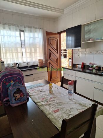 Foto 4 do(a) Casa de 3 quartos à venda em Jardim Brasil, Maringá