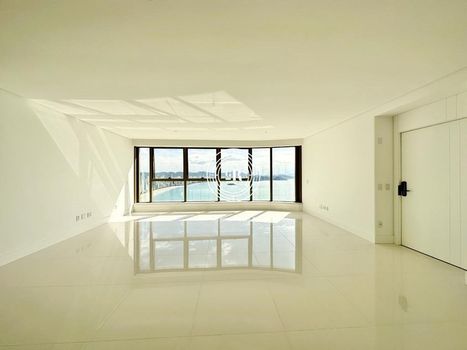 Foto 4 do(a) Apartamento de 4 quartos à venda em Centro, Balneário Camboriú