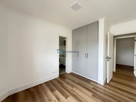 Foto 20 do(a) Apartamento de 5 quartos à venda em Aclimação, São Paulo