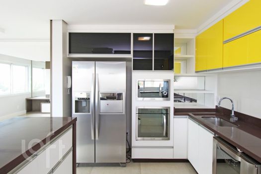 Foto 12 do(a) Apartamento de 3 quartos à venda em Jardim Lindóia, Porto Alegre