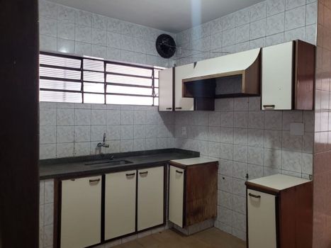 Foto 9 do(a) Casa de 3 quartos à venda em Vitória, Londrina