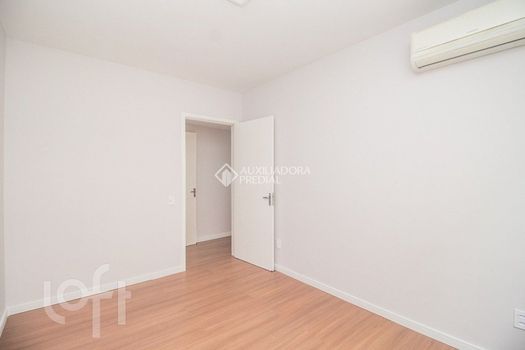 Foto 13 do(a) Apartamento de 2 quartos à venda em Floresta, Porto Alegre