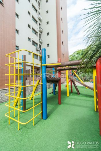 Foto 34 do(a) Cobertura de 3 quartos à venda em Jardim Lindóia, Porto Alegre