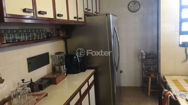 Foto 13 do(a) Casa de 4 quartos à venda em Chácara das Pedras, Porto Alegre