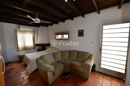 Foto 9 do(a) Casa de 4 quartos à venda em Chácara das Pedras, Porto Alegre