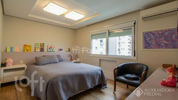 Foto 13 do(a) Apartamento de 3 quartos à venda em Passo da Areia, Porto Alegre