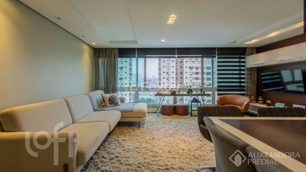 Foto 7 do(a) Apartamento de 3 quartos à venda em Passo da Areia, Porto Alegre