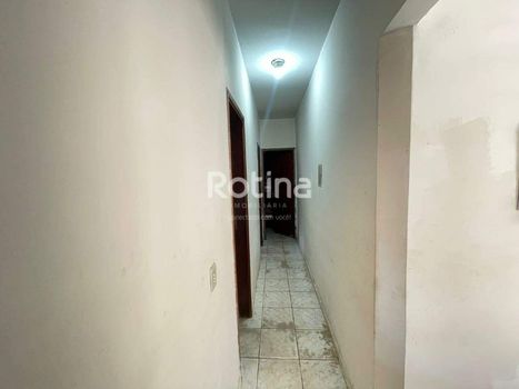 Foto 5 do(a) Casa de 3 quartos à venda em Planalto, Uberlândia
