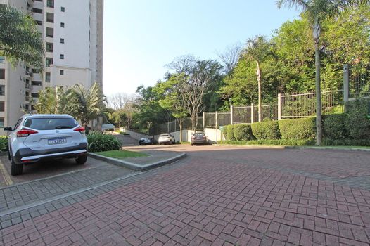 Foto 48 do(a) Flat de 3 quartos à venda em Três Figueiras, Porto Alegre