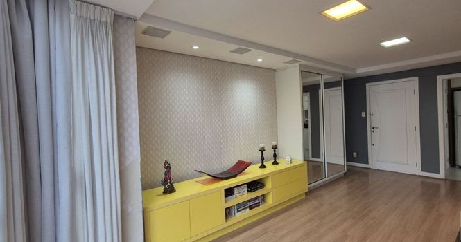 Foto 1 do(a) Apartamento de 3 quartos à venda em Centro, Florianópolis