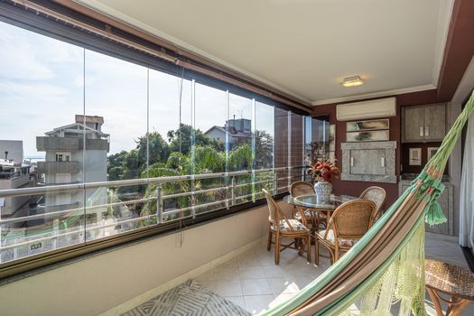 Foto 1 do(a) Apartamento de 3 quartos à venda em Menino Deus, Porto Alegre