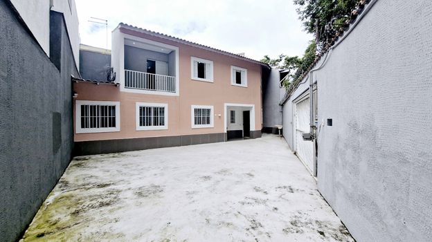 Foto 1 do(a) Casa de 3 quartos à venda em Jardim América, Taboão da Serra