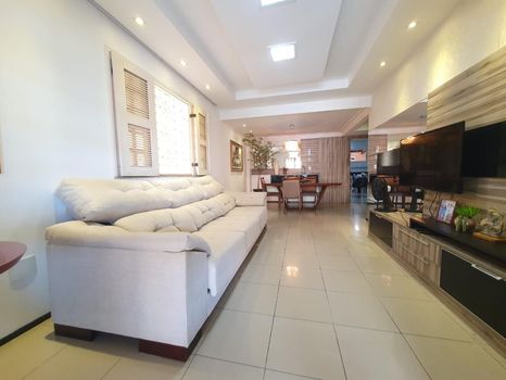 Foto 4 do(a) Casa de 4 quartos à venda em Cidade dos Funcionários, Fortaleza