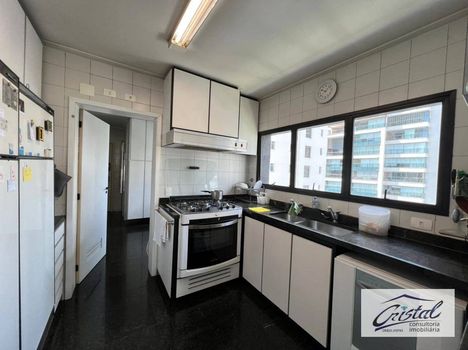 Foto 9 do(a) Apartamento de 3 quartos para alugar em Itaim Bibi, São Paulo