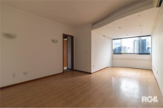 Foto 22 do(a) Apartamento de 3 quartos à venda em Passo da Areia, Porto Alegre