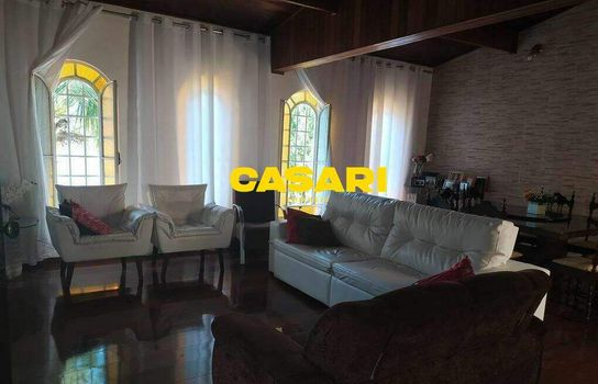Foto 4 do(a) Casa de 3 quartos à venda em Vila Humaitá, Santo André