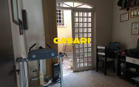 Foto 27 do(a) Casa de 3 quartos à venda em Vila Humaitá, Santo André