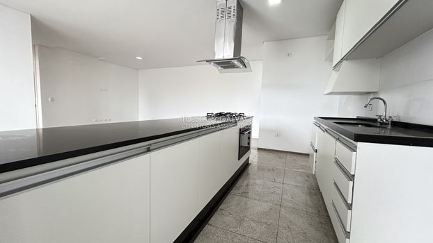 Foto 6 do(a) Apartamento de 2 quartos para alugar em Santo Inácio, Curitiba