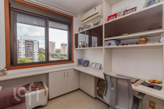 Foto 13 do(a) Apartamento de 2 quartos à venda em Boa Vista, Porto Alegre