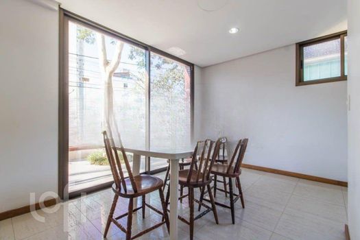 Foto 33 do(a) Apartamento de 2 quartos à venda em Passo da Areia, Porto Alegre