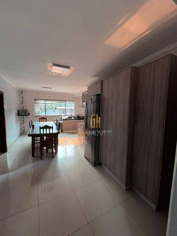 Foto 5 do(a) Casa de 3 quartos à venda em Rodoviário, Goiânia