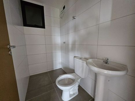 Foto 13 do(a) Apartamento de 2 quartos à venda em Zona 08, Maringá