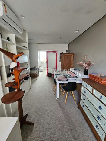 Foto 1 do(a) Sala / Conjunto Comercial false à venda em São João, Porto Alegre