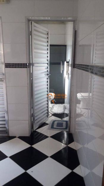Foto 16 do(a) Casa de 3 quartos à venda em Jardim Adriana, Guarulhos