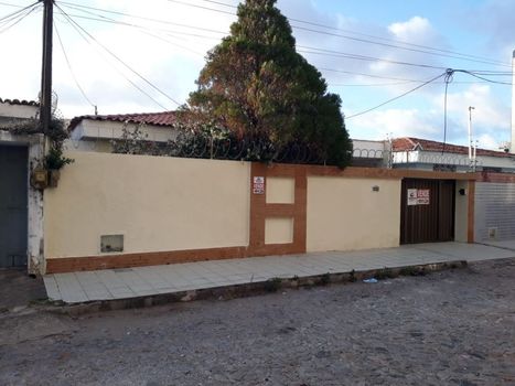 Foto 2 do(a) Casa de 3 quartos à venda em Joaquim Távora, Fortaleza